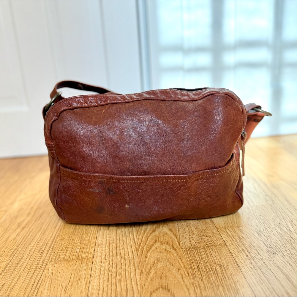Unisex Leather Large Messenger Bag - Picture 4 of 16